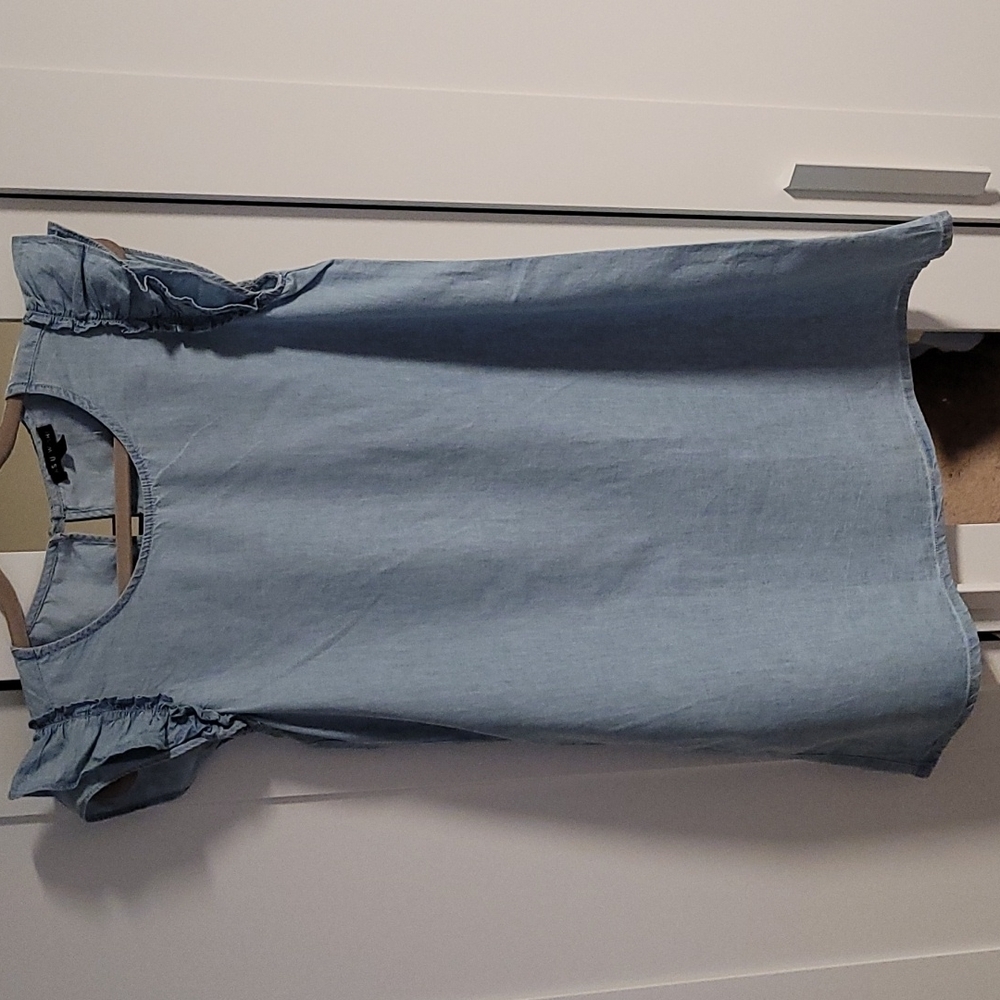 🔶️5 for $30🔶️ Ruffle Sleeve Chambray Denim Shift Dress